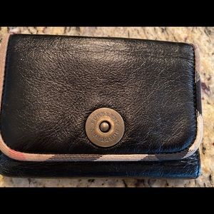 Burberry Wallet w/coin snap closure